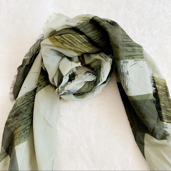 NWT Authentic Burberry Mega Check CottonSilk Scarf - Picture 2 of 8